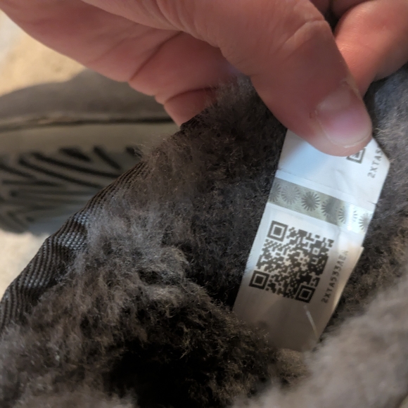 Ugg Gray Short Boots 8 Size - Picture 5 of 10